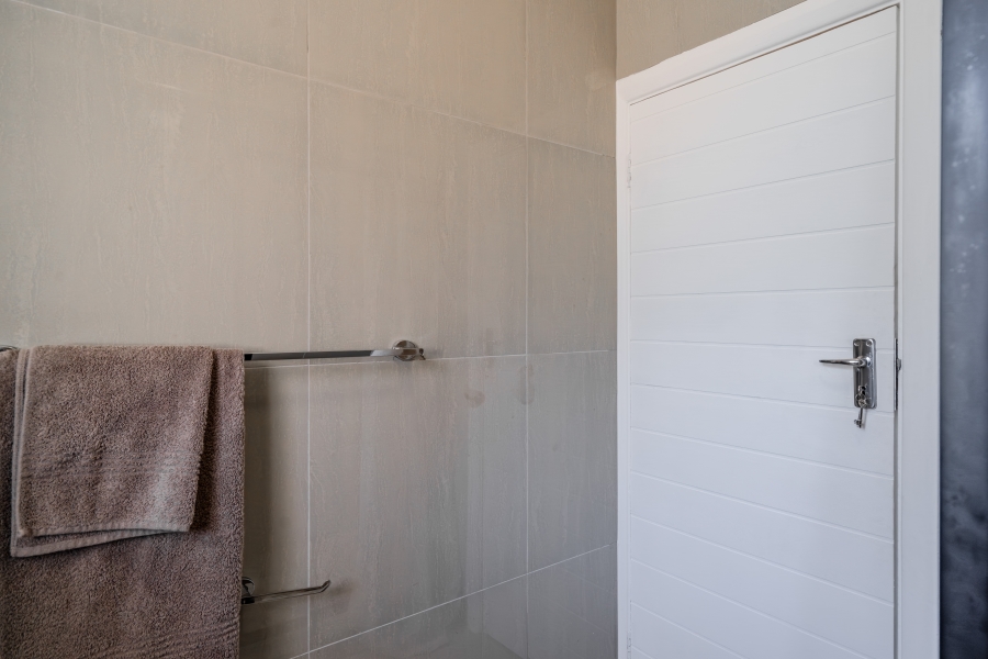 2 Bedroom Property for Sale in Three Anchor Bay Western Cape